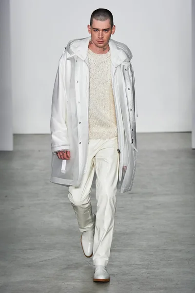 Look 32